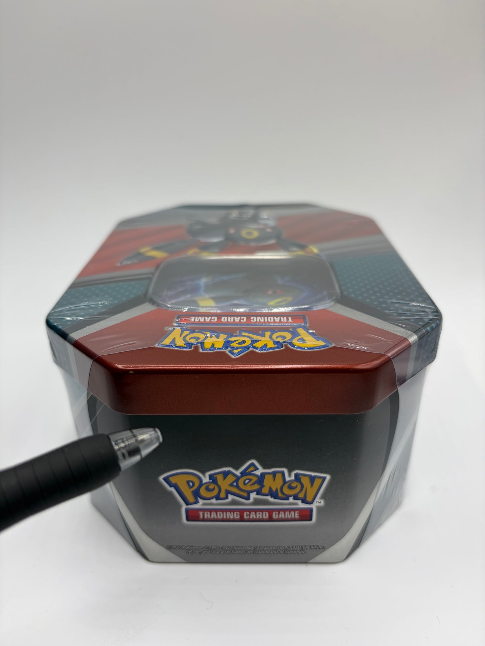 Pokémon TCG: V Heroes Tin - Umbreon V