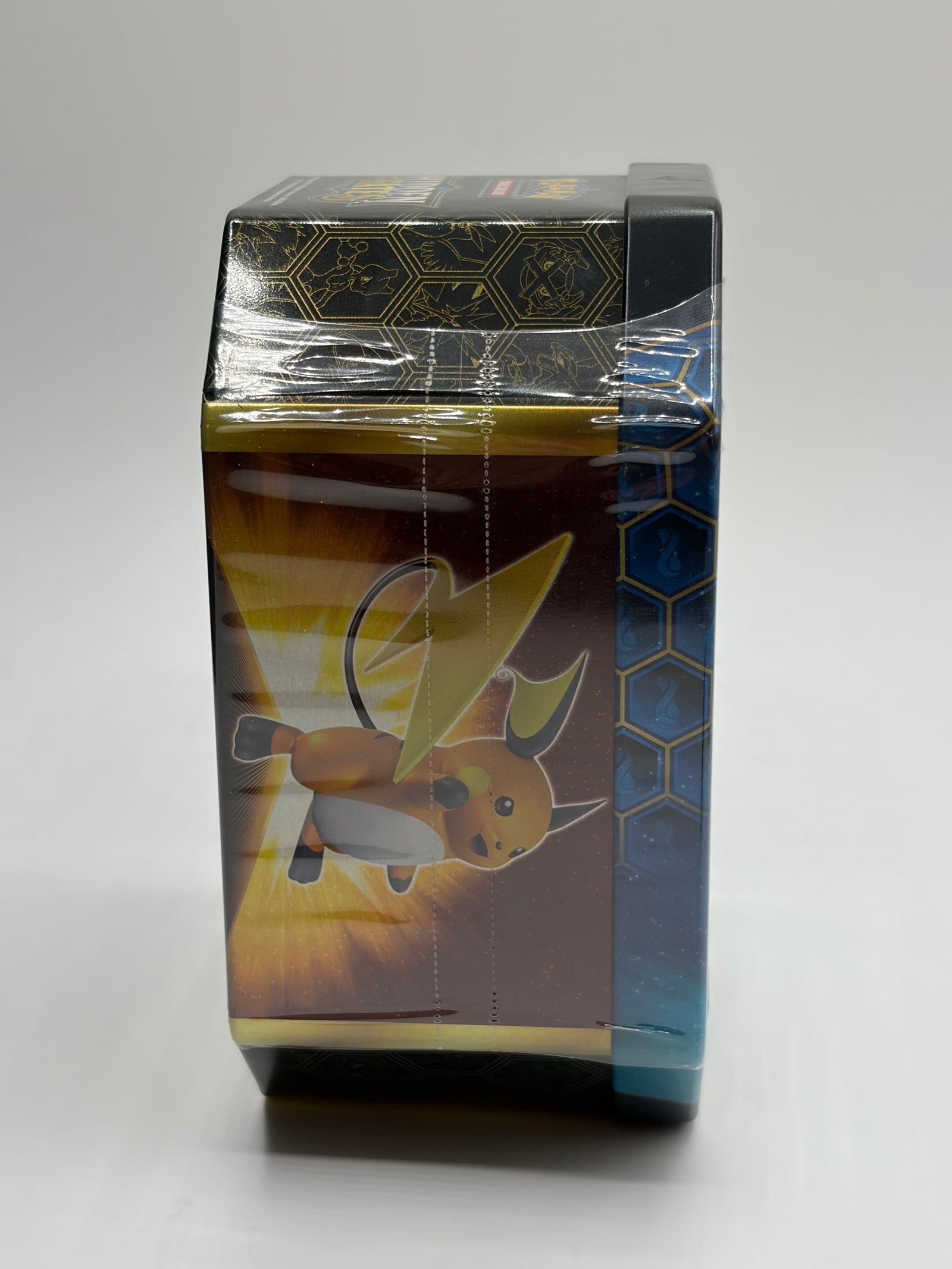 Pokemon TCG Hidden Fates - Gyarados ex Tin - 4 booster packs