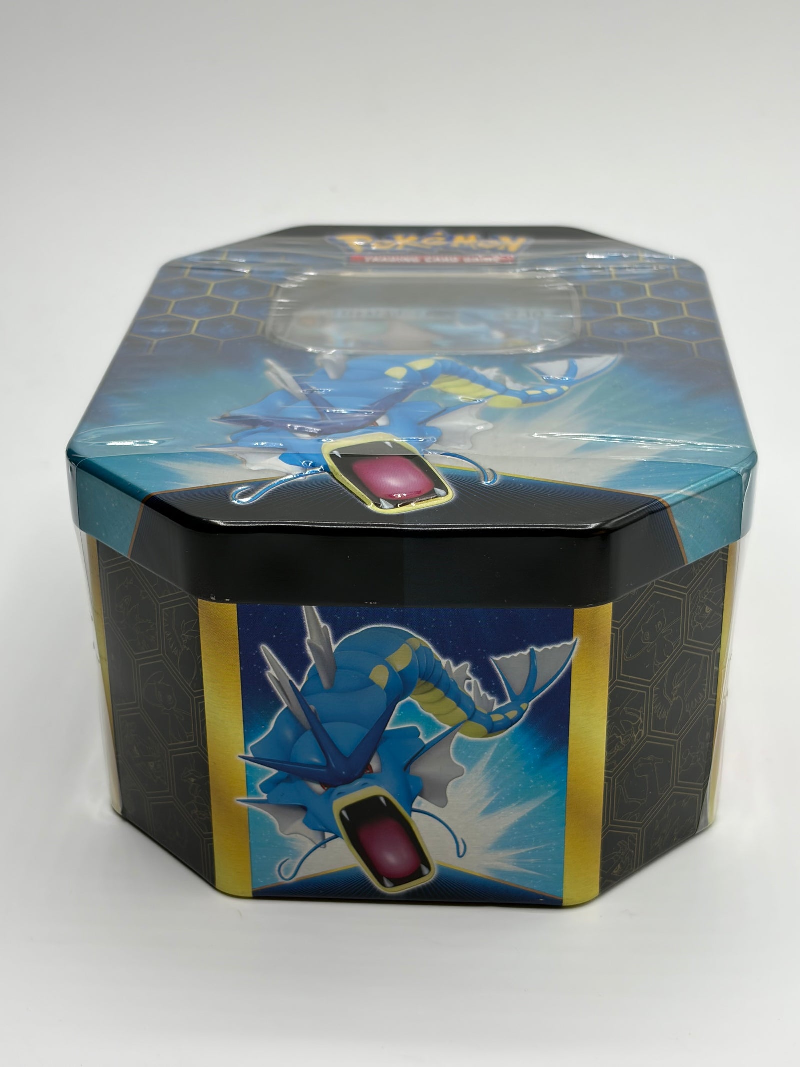Pokemon TCG Hidden Fates - Gyarados ex Tin - 4 booster packs