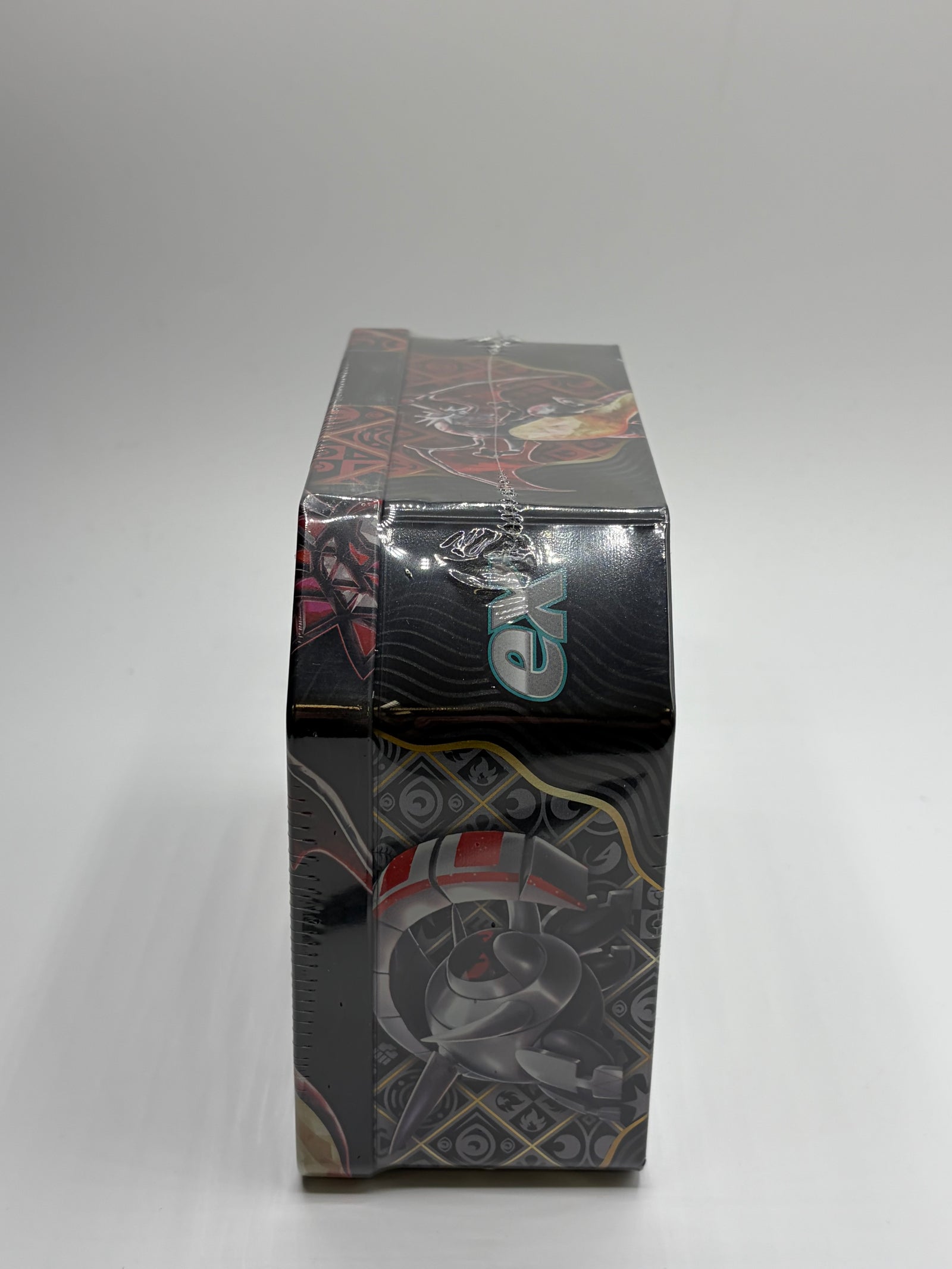Pokémon TCG: Scarlet & Violet - Paldean Fates Tin - Shiny Charizard ex