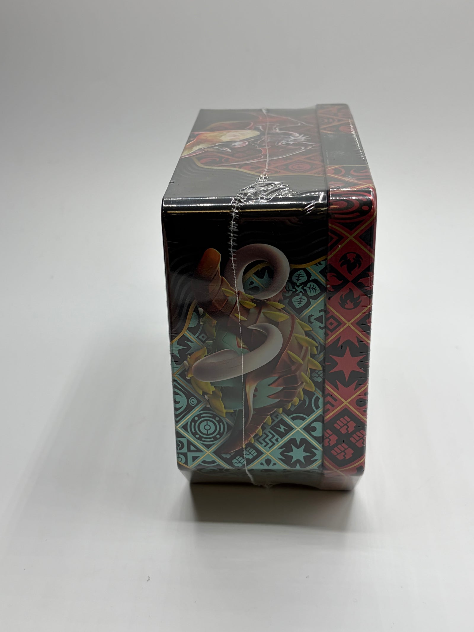Pokémon TCG: Scarlet & Violet - Paldean Fates Tin - Shiny Charizard ex