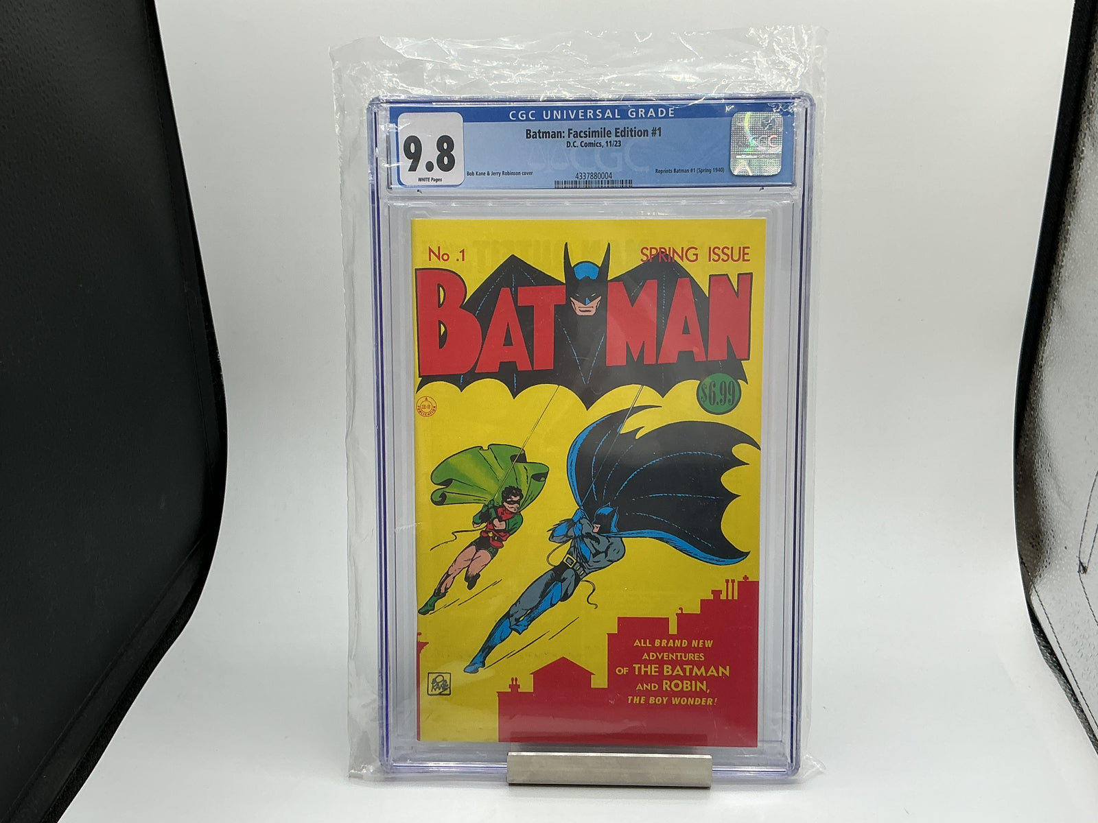 Batman #1 Facsimile Reprint CGC 9.8 NM/M.