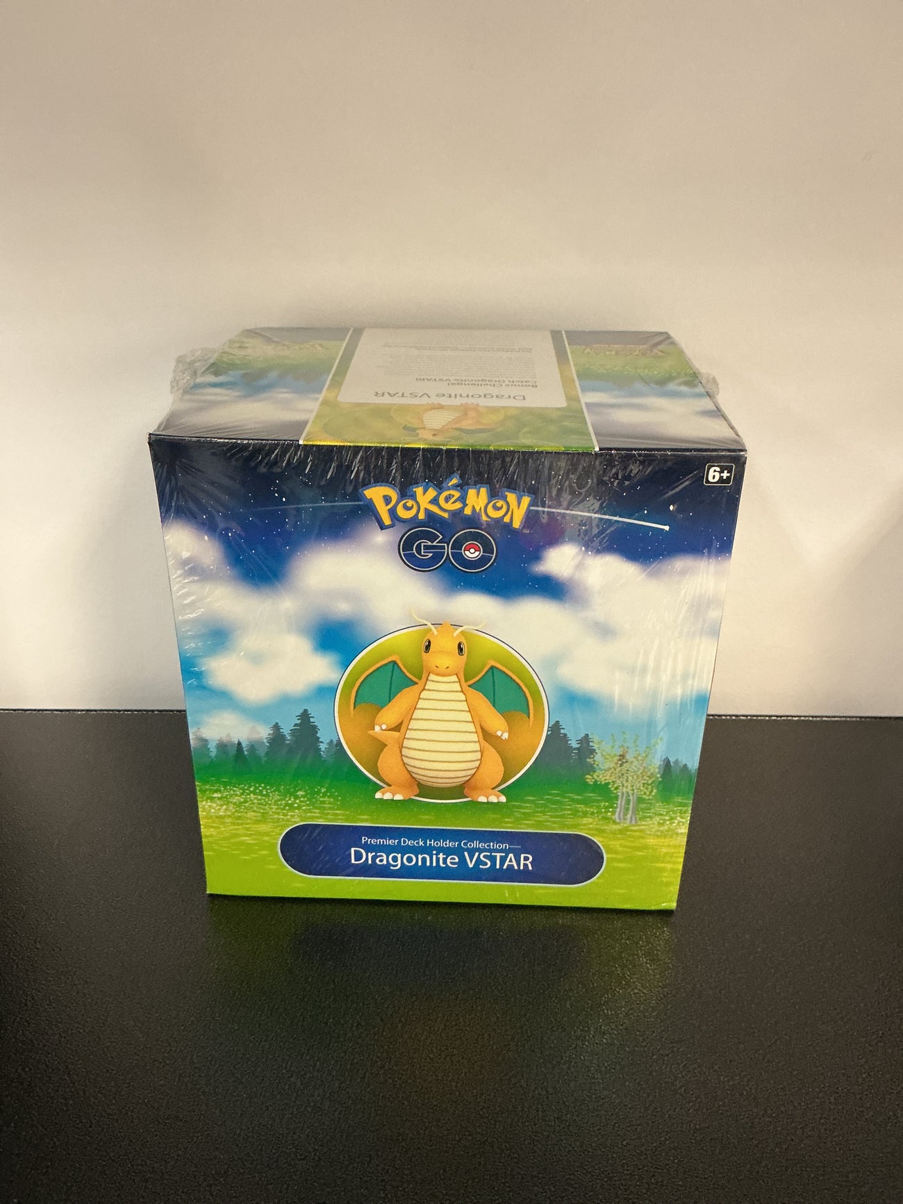 Dragonite V star, premium deck holder
