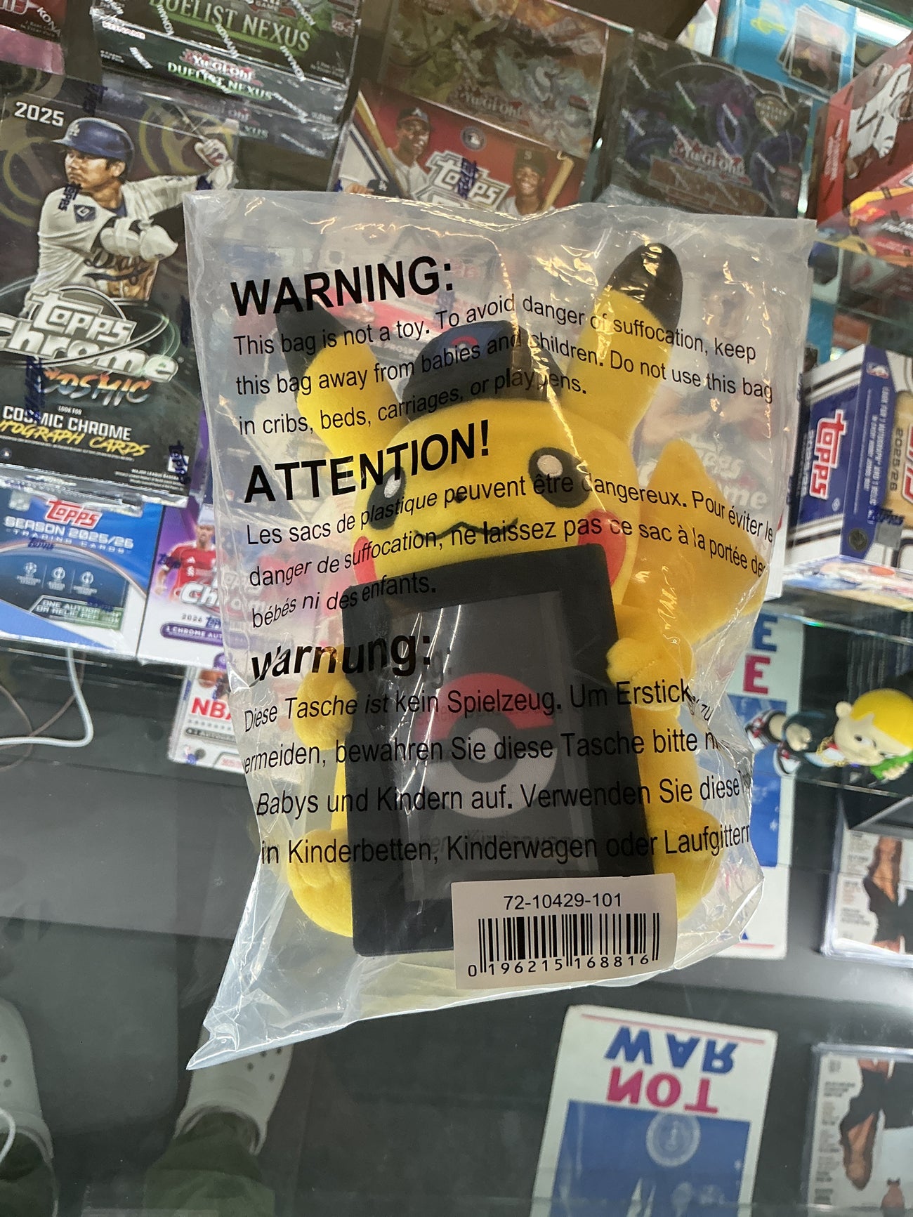 Pokémon Center, Pikachu card display plush