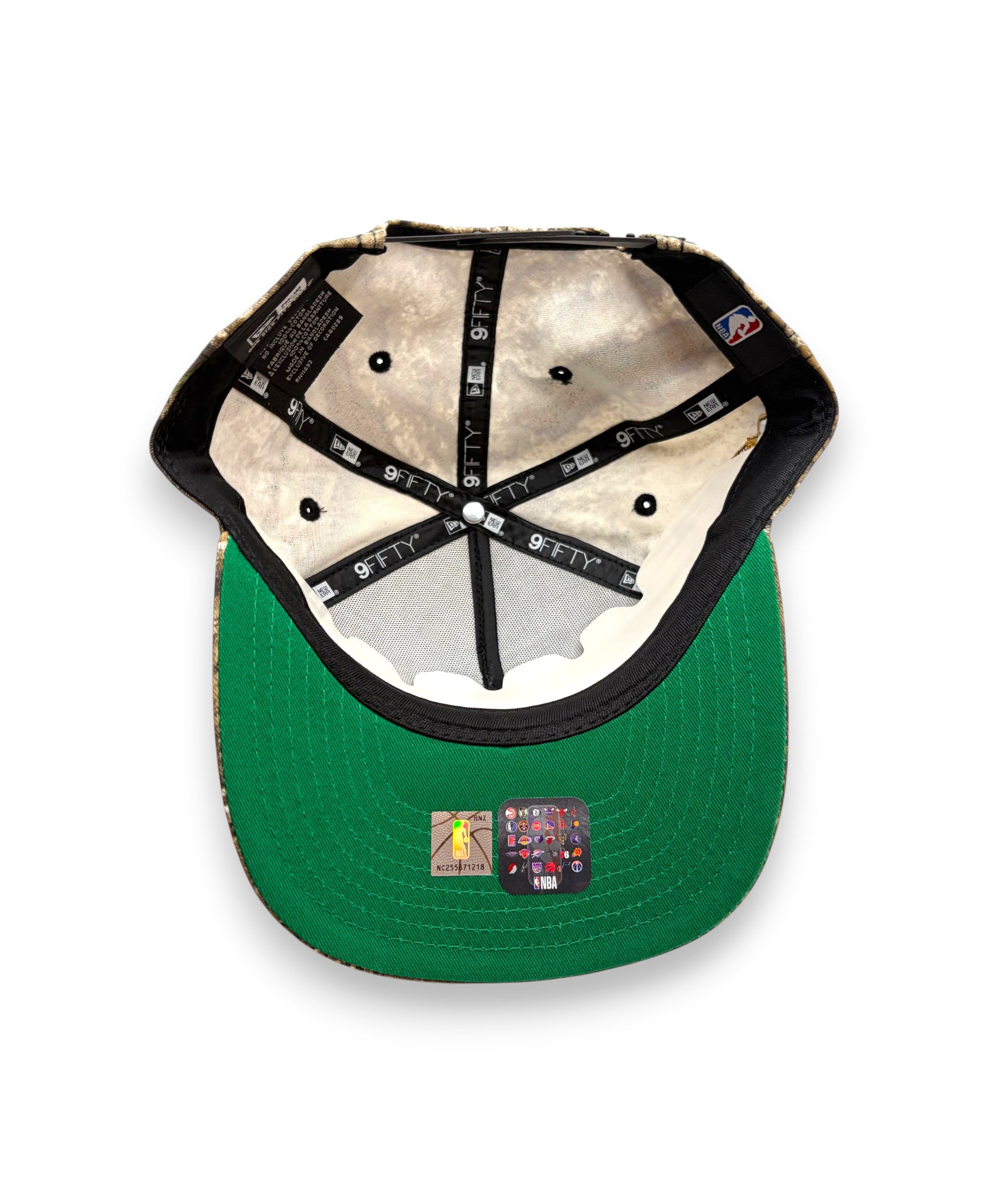 Lowkey Stock New York Knicks 2026 Champions 9FIFTY camo snapback cap interior view with green brim